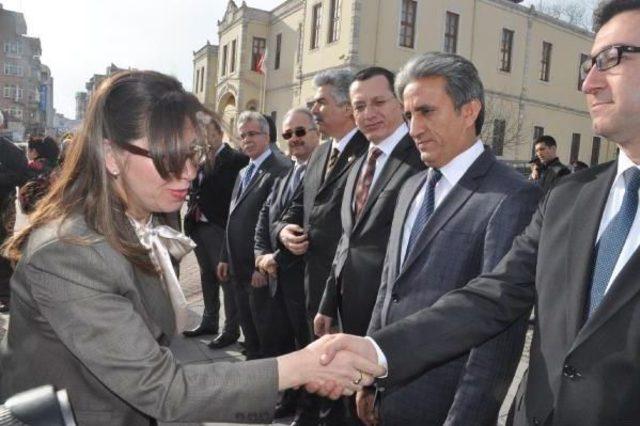 T&uuml;rkiye nin &Uuml;&ccedil;&uuml;nc&uuml; Kadın Valisi G&ouml;revine Başladı 1