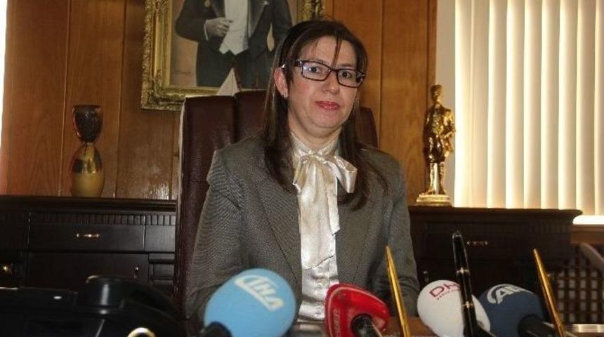 T&uuml;rkiye&rsquo;nin 3. Kadın Valisi G&ouml;revine Başladı