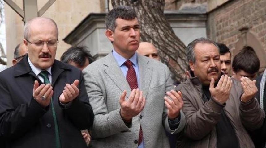 Feyzioğlu'ndan İ&ccedil; G&uuml;venlik Paketi Ve Parti Kapatma Değerlendirmeleri