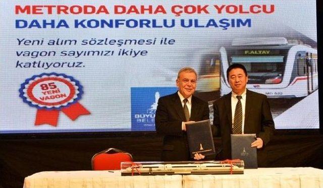 İzmir Metrosunda 192 Milyonluk İmza