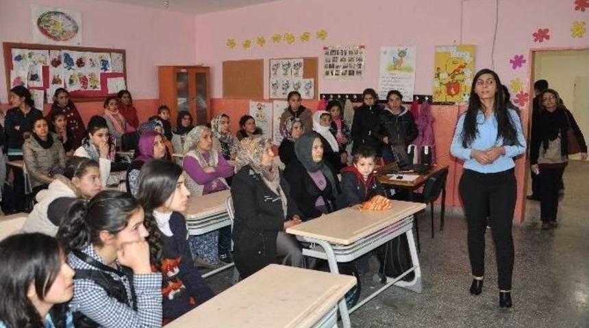 Derik&rsquo;te Kadına Y&ouml;nelik Şiddet Ve Tecav&uuml;z Konulu Seminer Verildi
