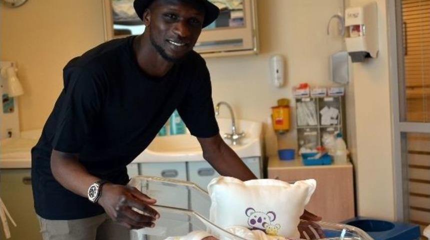 Bakaye Traore, Baba Oldu