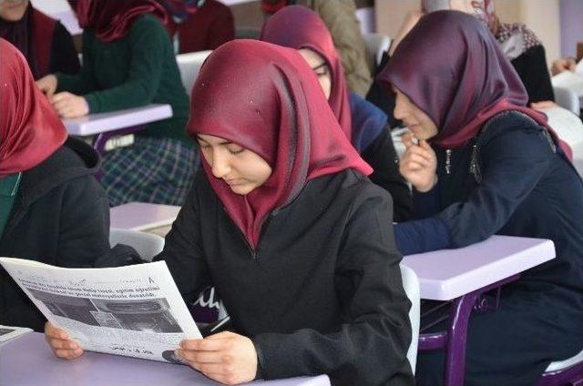 Karaman’da Kız İmam Hatip Lisesi Osmanlıca Gazete Çıkardı