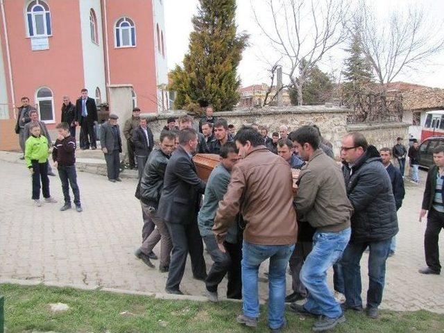 Trafik Kazasında Hayatını Kaybeden İşçi Toprağa Verildi