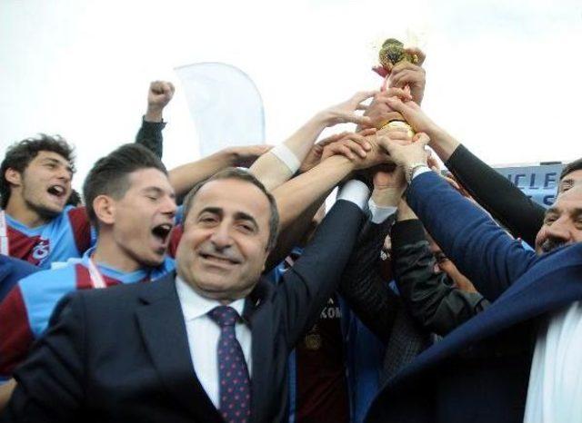 Futbolda, Amasya Ve Trabzon Türkiye Şampiyonu