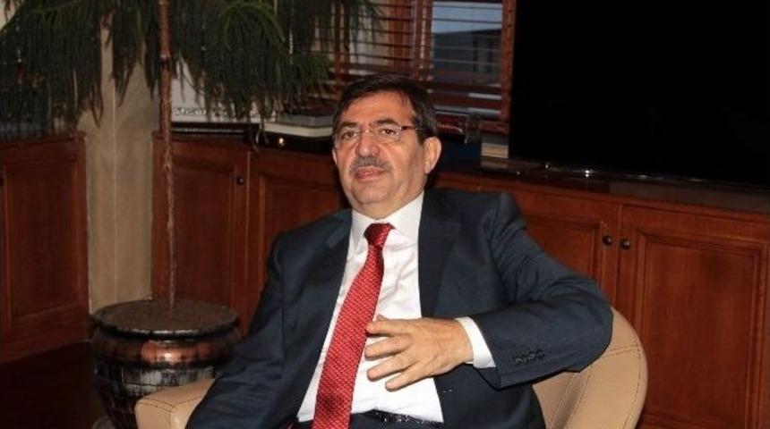 Bakan G&uuml;ll&uuml;ce&rsquo;den Başkan Yılmaz&rsquo;a Ziyaret