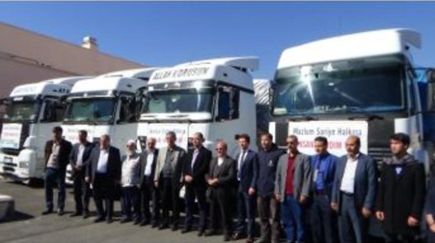 Sınır &Ouml;tesine 4 Tır Daha Yardım G&ouml;nderildi