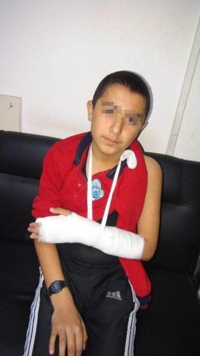 Müdür Yardımcısının Öğrenciyi Darp Ettiği İddiası 1