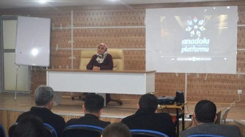 Muş&rsquo;ta Kız &Ouml;ğrencilere Merhamet Konulu Seminer Verildi