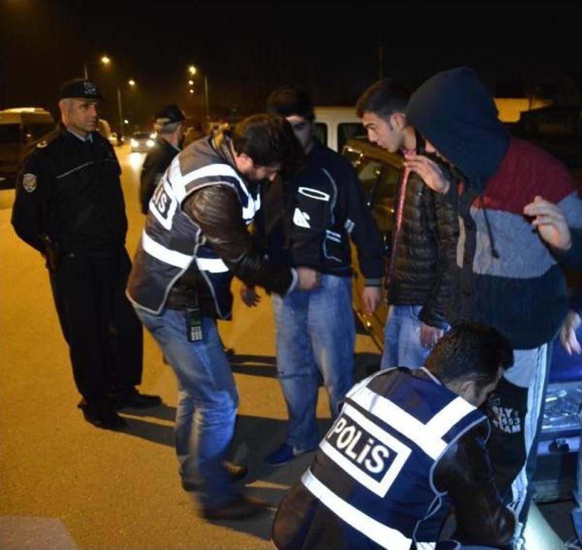 Bursa'da 400 Polisin Katılımı Ile 'huzur 16' Operasyonu