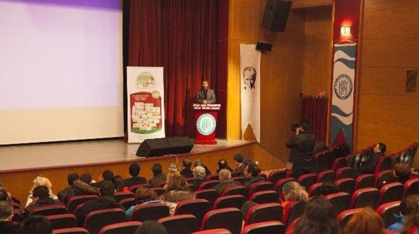 Ahlat&rsquo;ta &ldquo;fotoğraf Sunumu Ve S&ouml;yleşi&rdquo; Programı