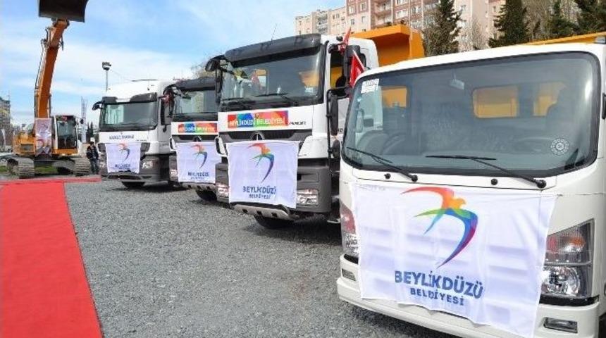 Beylikd&uuml;z&uuml;&rsquo;nde Yeni İş Makineleri Kullanıma Hazır