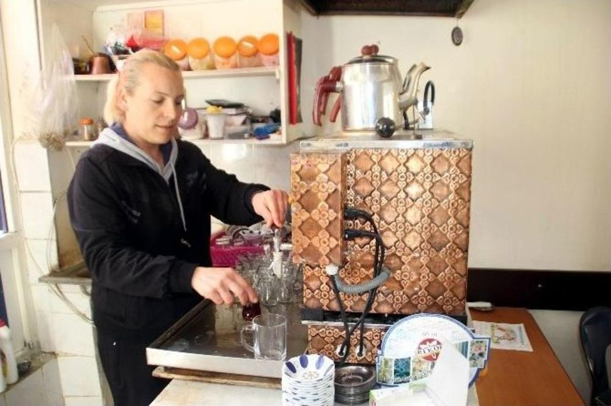 (&ouml;zel Haber) Kadın &Ouml;ğretmen Hem Kahvecilik, Hem Lokantacılık Yapıyor
