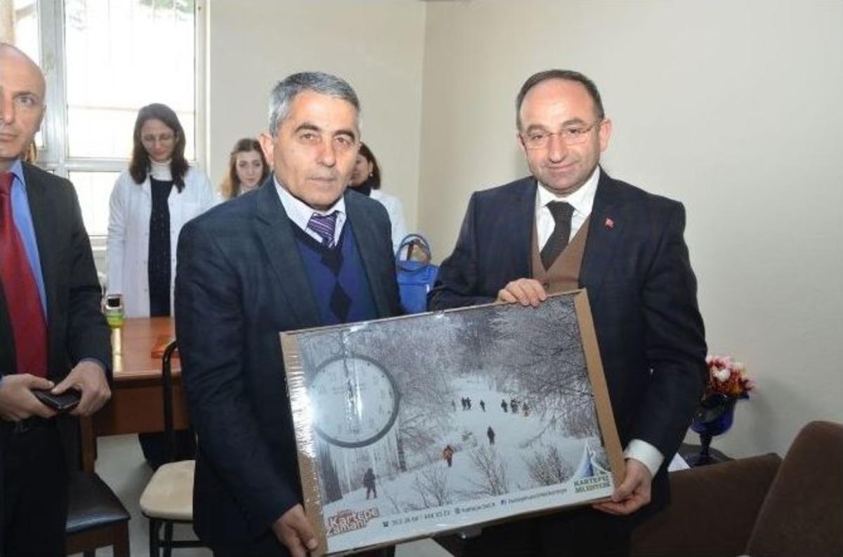 Başkan &Uuml;z&uuml;lmez, Derbent&rsquo;te Okulları Gezdi