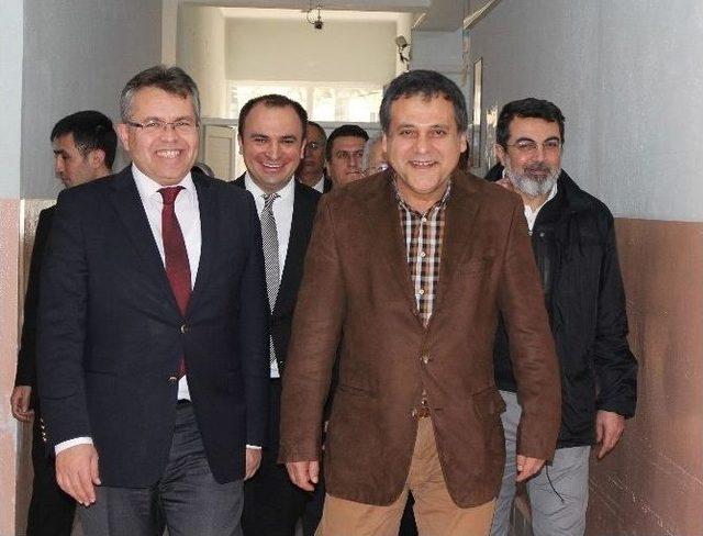 Akhb Genel Sekreteri Prof.dr.yılmaz, Elmalı Devlet Hastanesi’ni Ziyaret Etti