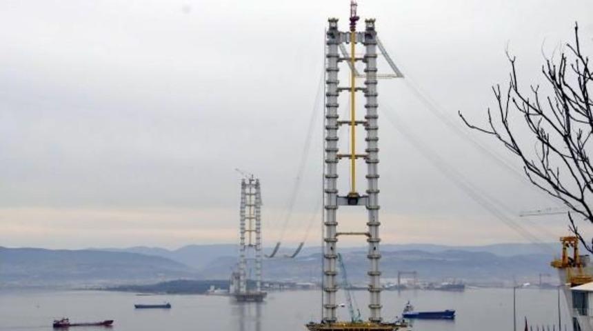 K&ouml;rfez K&ouml;pr&uuml;s&uuml;'nde M&uuml;hendis Ve Iş&ccedil;ilerin &Ccedil;alışacağı Ge&ccedil;ici Y&uuml;r&uuml;y&uuml;ş Yolu Montajı Başladı