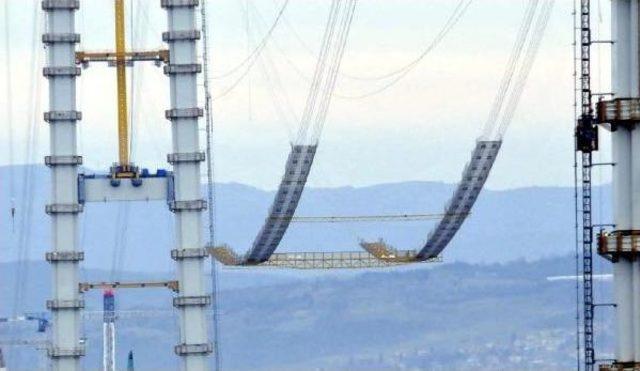 Körfez Köprüsü'nde Mühendis Ve Işçilerin Çalışacağı Geçici Yürüyüş Yolu Montajı Başladı