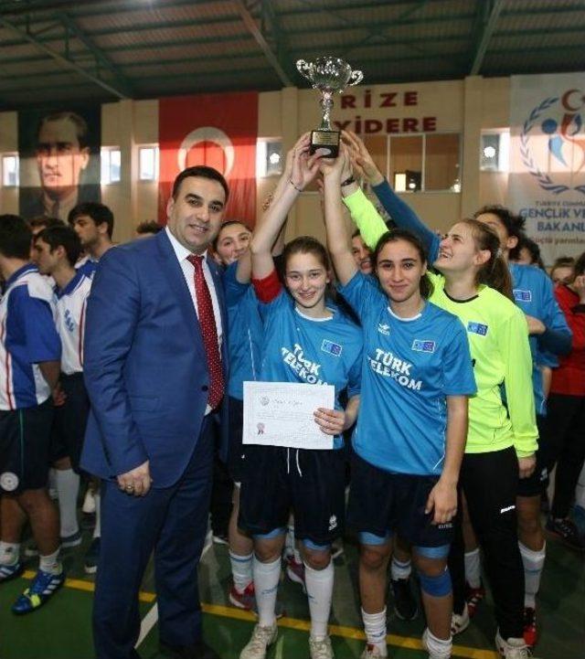 Futsal Gen&ccedil;ler İl Birinciliği Sona Erdi 1
