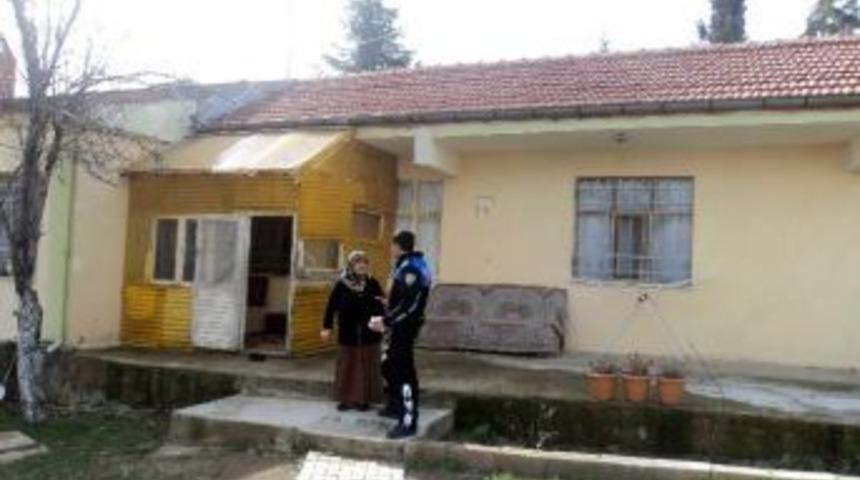 Yunak Polisinden Yardım