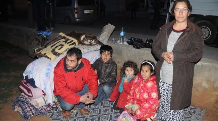 Gaziantep&rsquo;Te Sokakta Kalan Aileye Belediye Sahip &Ccedil;ıktı