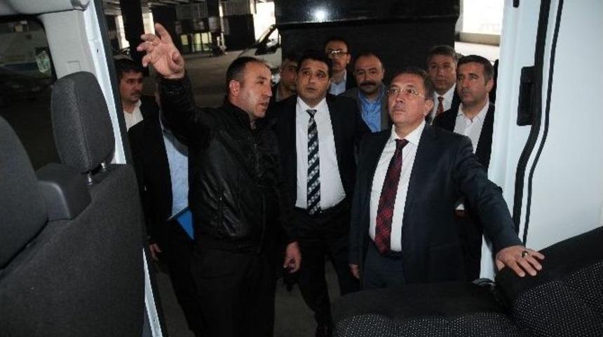 Başkan &Ccedil;etin, Yeni Cenaze Aracını İnceledi