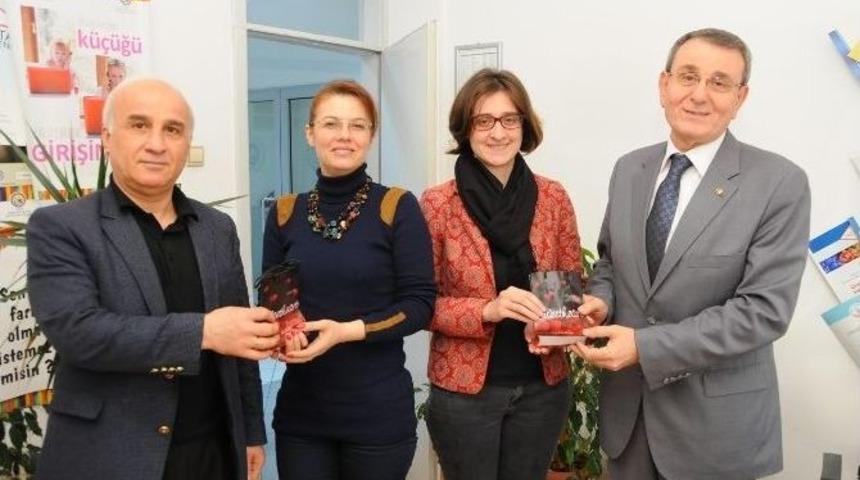 Murzioğlu&rsquo;ndan Kadın Personeline Nazarlıklı Bileklik