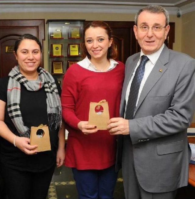 Tso Başkanı Kadın Personele Nazarlık Dağıttı 2