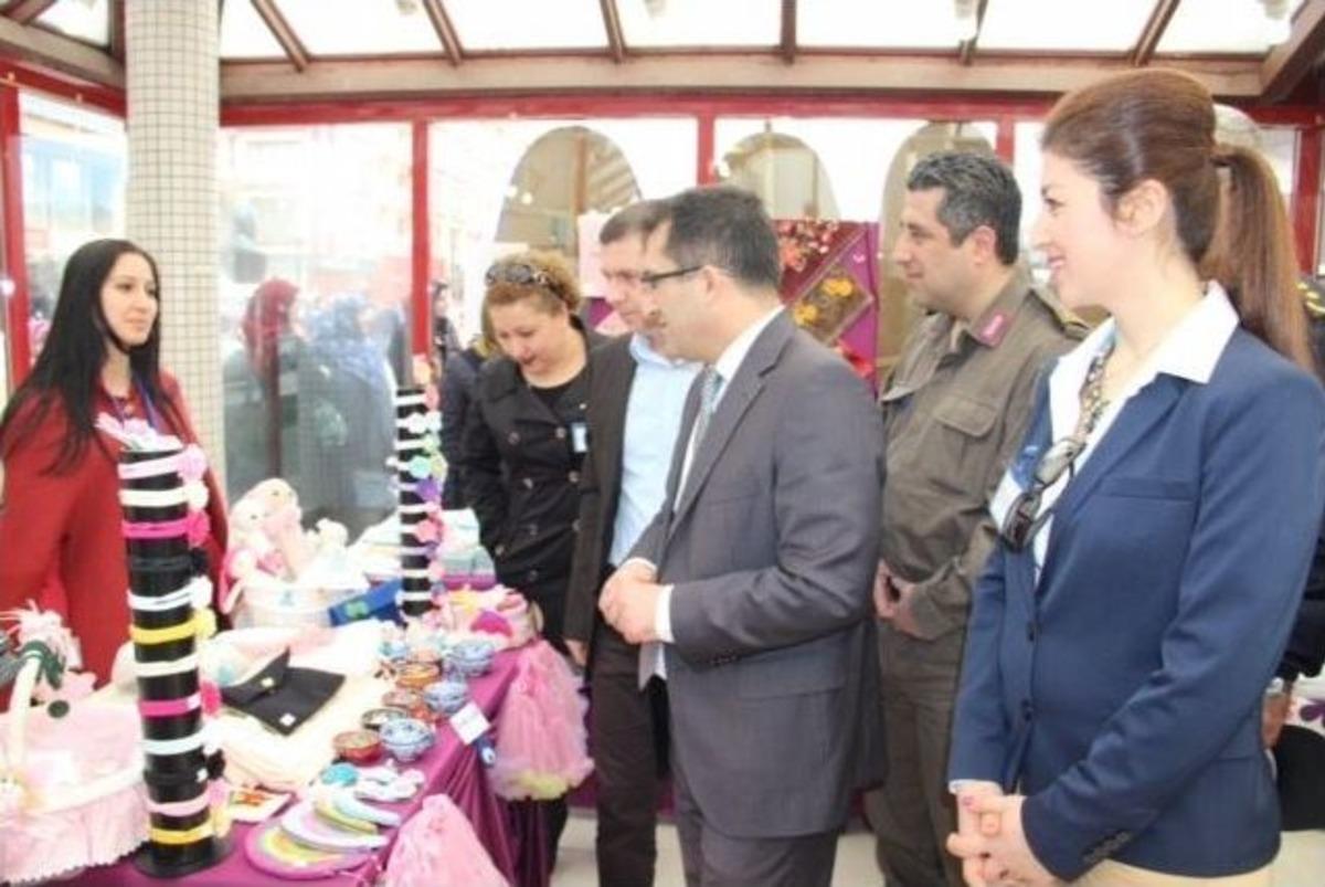 &Ccedil;an Huban Kadınlar Kalesi Derneği&rsquo;nden El &Uuml;r&uuml;nleri Fuarı