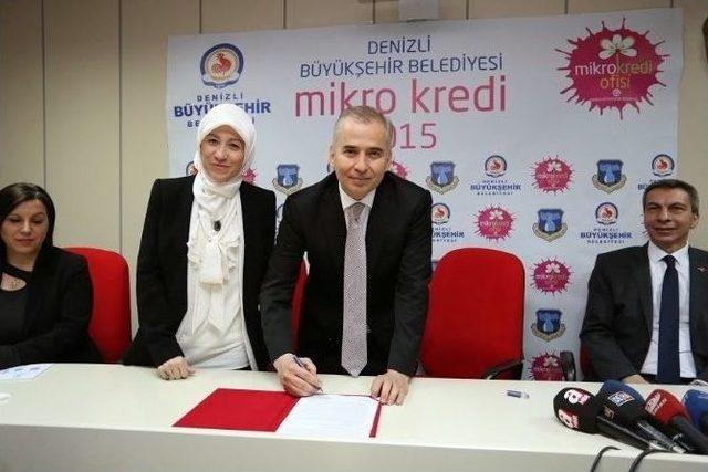 Ak Partili Vekil Aday Adayı&rsquo;ndan Hemcinselerine Kadınlar G&uuml;n&uuml; Jesti 1
