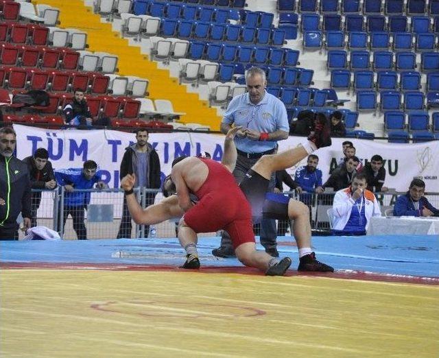 Grekoromen G&uuml;reş T&uuml;rkiye Şampiyonası Mersin&rsquo;de Başladı 1