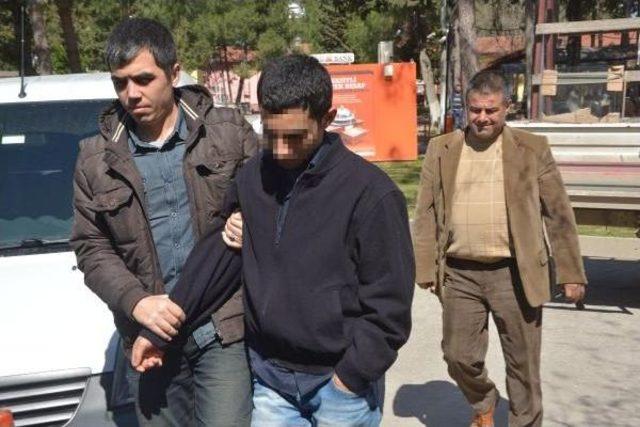 Arkadaşlarının &Ccedil;ağrısıyla Katıldıkları Kavgada Katil Oldular 1