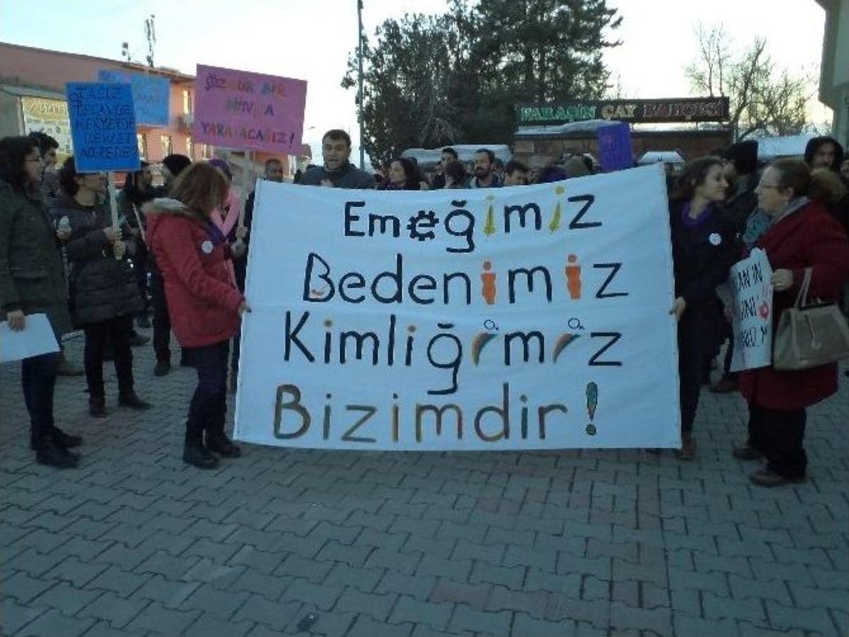 Varto&rsquo;da Eğitim-sen Kadın Komisyonu, Kadın Cinayetlerini Protesto Etti