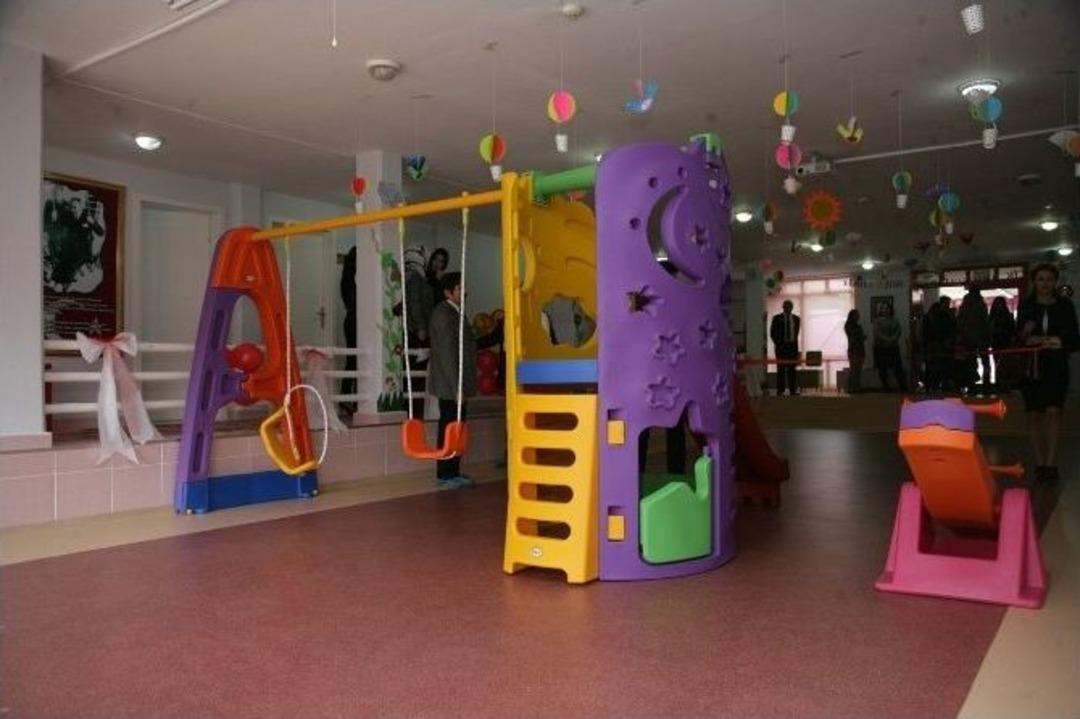 K&uuml;&ccedil;&uuml;k&ccedil;ekmece Belediyesi&rsquo;nden Anaokullarına Oyun Parkı