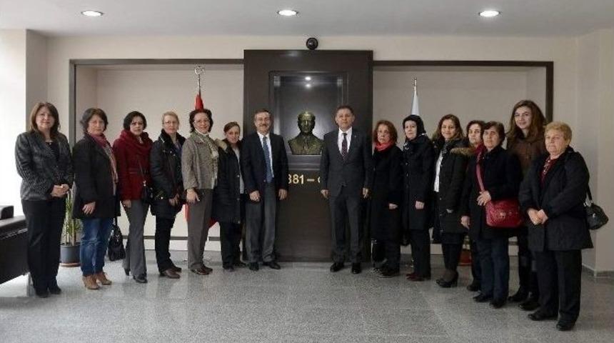 Tepebaşı&rsquo;nın Kadınları Baro&rsquo;yu Ziyaret Etti