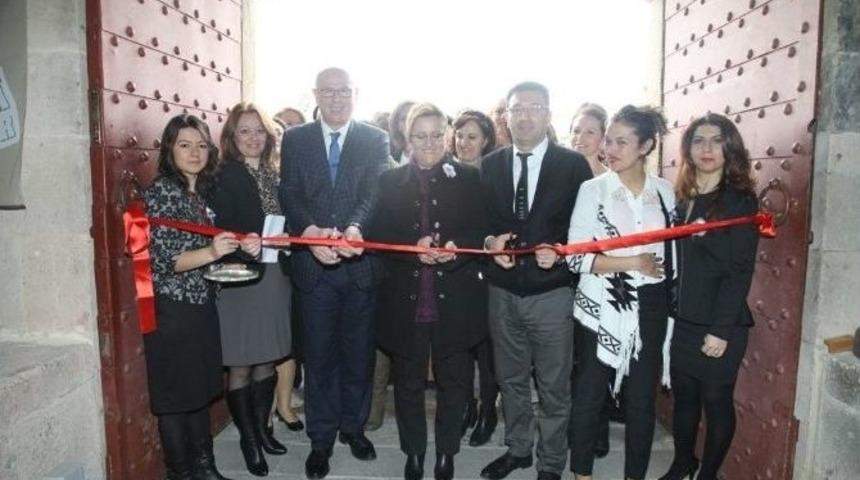 &ldquo;kadınımızda Sanatsal İzler&rdquo; Sergisi Kurşunlu&rsquo;da A&ccedil;ıldı