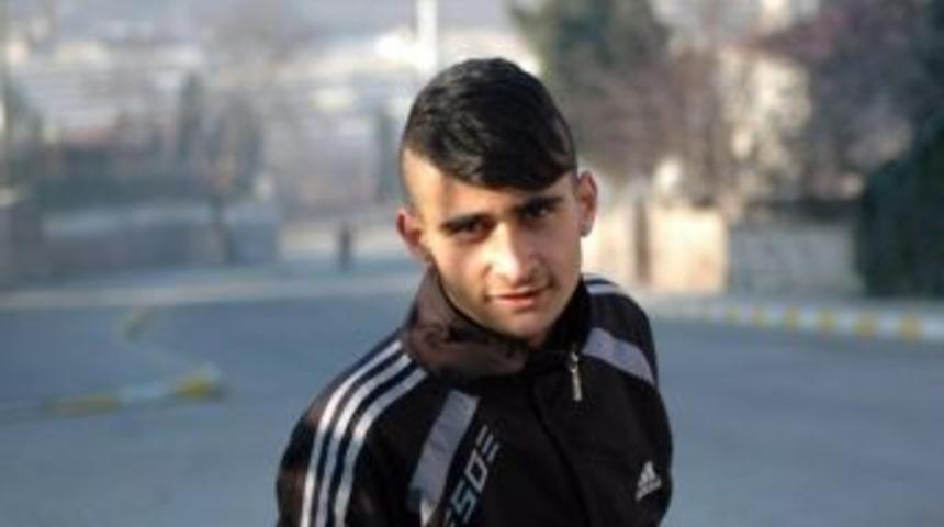 Duvardan D&uuml;şen Gen&ccedil; Hayatını Kaybetti