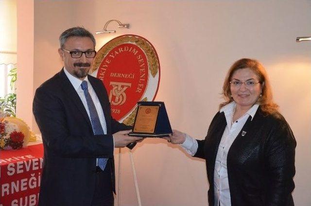 Fatsa&rsquo;da "g&uuml;nl&uuml;k Hayatımızda Şiddet Ve Kadın" Konferansı 1