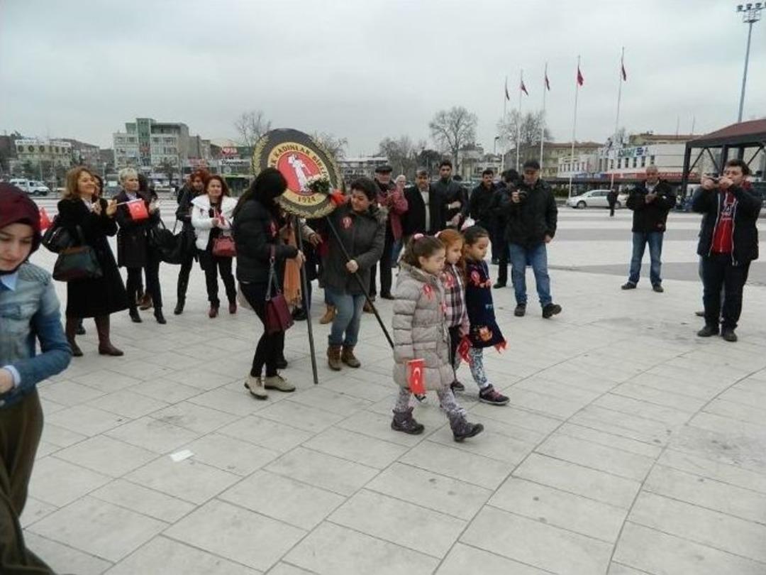 Tkb Sakarya Şubesi Atat&uuml;rk Anıtına &Ccedil;elenk Bıraktı