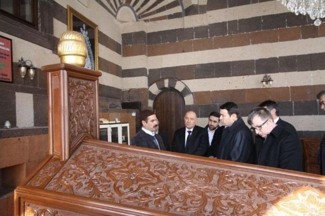 Vali Musa Işın, Doğubayazıt İl&ccedil;esini Ziyaret Etti