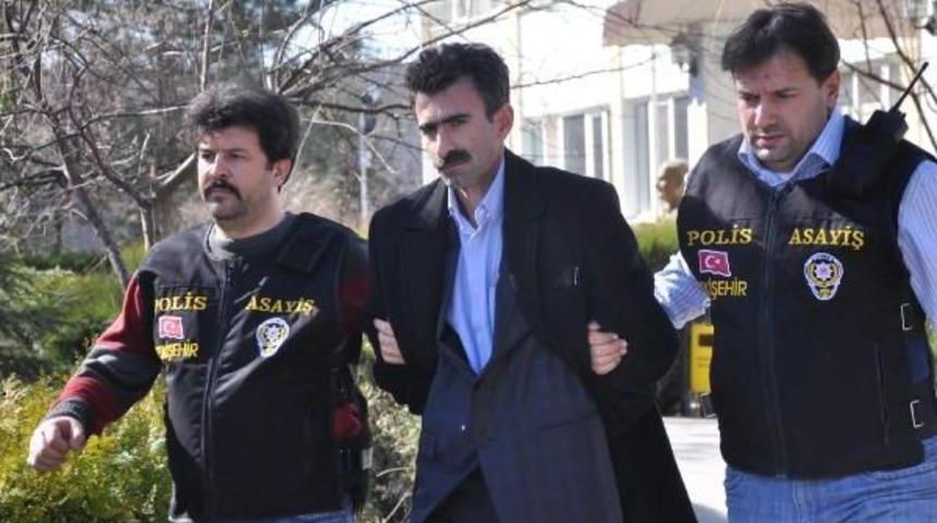 Husumetlisini Sokak Ortasında Bacaklarından Vurdu