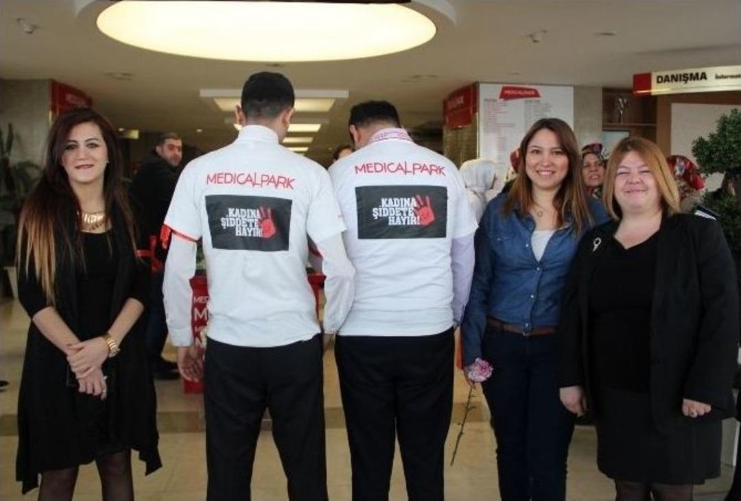 Elazığ Medical Park Hastanesinde &lsquo;d&uuml;nyaya Y&ouml;n Veren Kadınlar&rsquo; Sergisi A&ccedil;ıldı