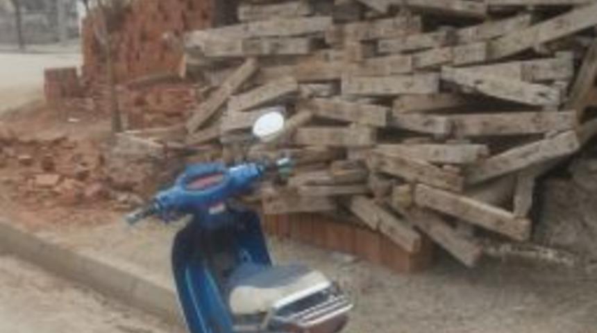 Hisarcık&rsquo;ta Motosiklet Yayaya &Ccedil;arptı: 1 Yaralı