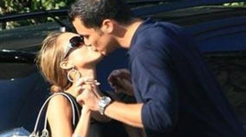 Evli ama sevgilisiyle