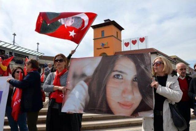 Mersin'de Kadınlar Özgecan Için Yürüdü