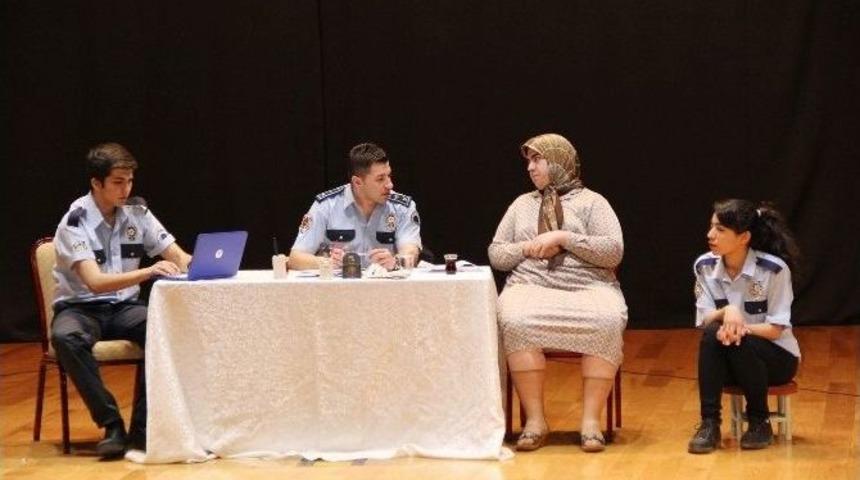 8 Mart D&uuml;nya Kadınlar G&uuml;n&uuml;&rsquo;ne &rsquo;&ccedil;eled Uşaglarla&rsquo; Renk Kattı