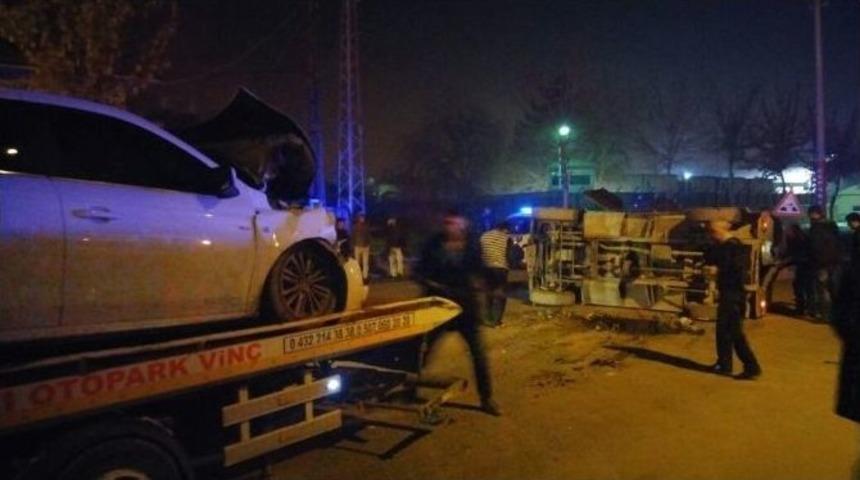 Van&rsquo;da Zırhlı Polis Aracı Kaza Yaptı: 4 Yaralı