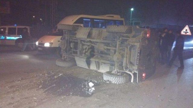 Van&rsquo;da Zırhlı Polis Aracı Kaza Yaptı: 4 Yaralı 2