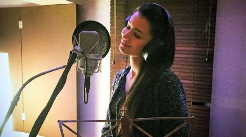 İlk Klibi 3 Ayda 7 Milyondan Fazla Izlenen &lsquo;Ayshe&rsquo; Yeniden St&uuml;dyoya Girdi