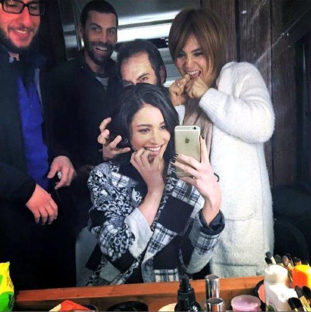 İlk Klibi 3 Ayda 7 Milyondan Fazla Izlenen &lsquo;Ayshe&rsquo; Yeniden St&uuml;dyoya Girdi 2