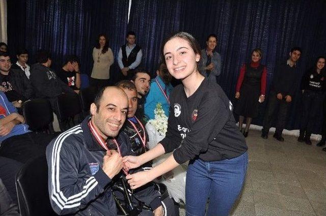 Tekerlekli Sandalye Basketbol Takımı Gkv’lilerle Buluştu 3